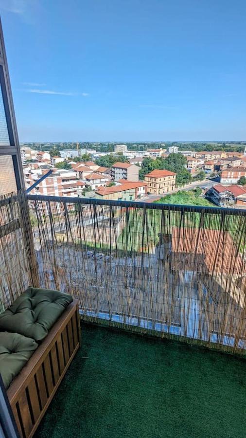 La Terrazza Del Re Apartment Vercelli Exterior photo