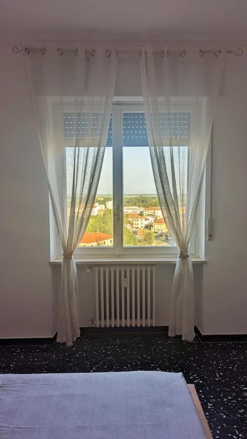 La Terrazza Del Re Apartment Vercelli Exterior photo